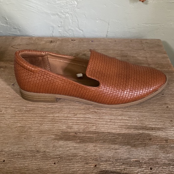 Womens Universal Thread Adeline Loafers 6 1/2 - Picture 2 of 3